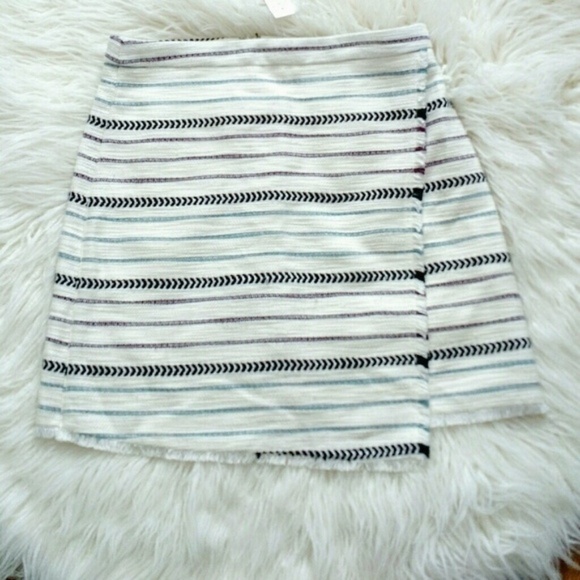 LOFT Tweed Faux Wrap Skirt Fridge Edge Blue White Business Causal SZ 8 - Picture 2 of 7